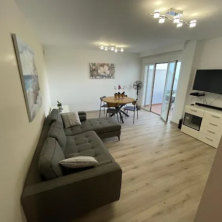 Vista Hermosa 4 *